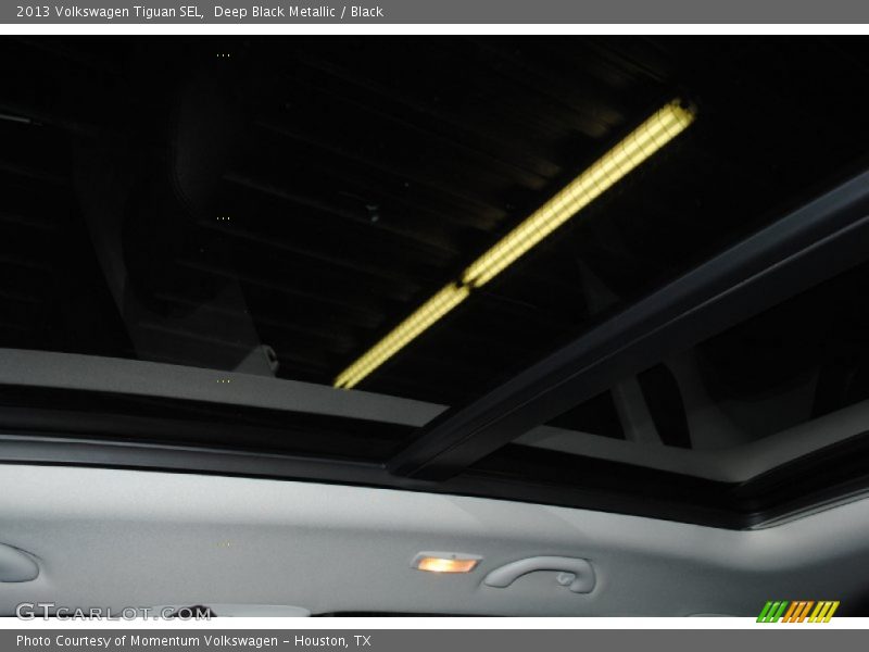 Deep Black Metallic / Black 2013 Volkswagen Tiguan SEL