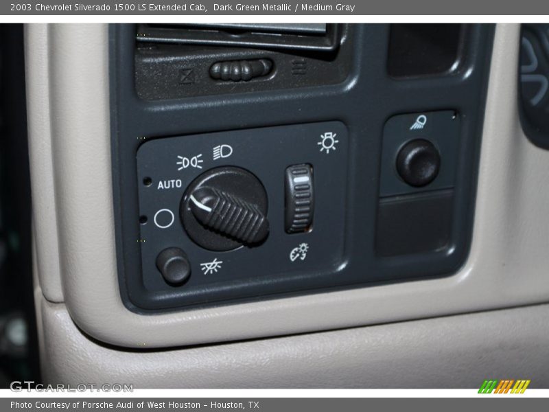 Controls of 2003 Silverado 1500 LS Extended Cab