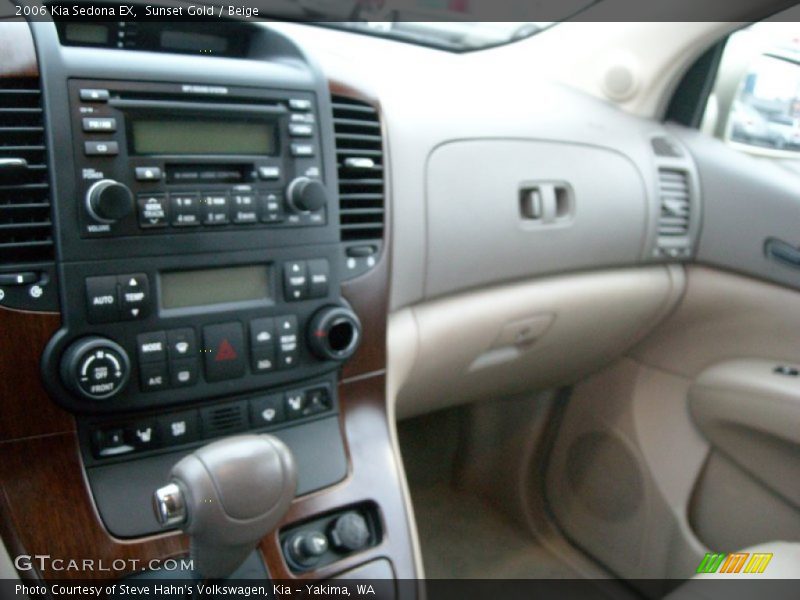 Sunset Gold / Beige 2006 Kia Sedona EX