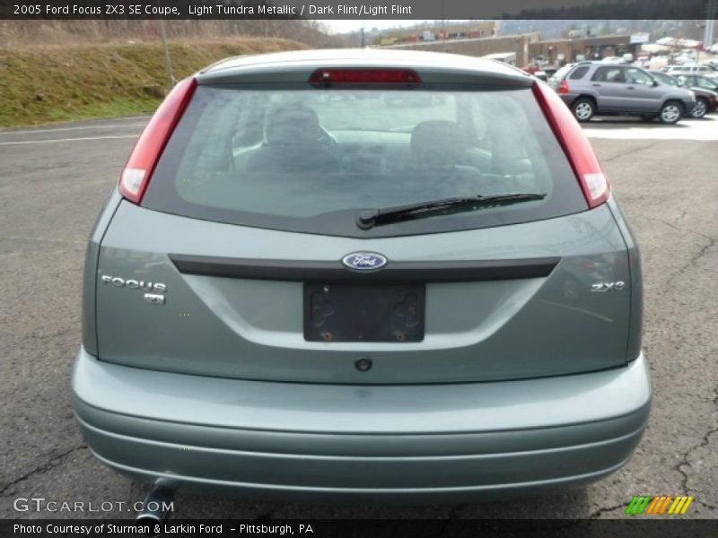Light Tundra Metallic / Dark Flint/Light Flint 2005 Ford Focus ZX3 SE Coupe