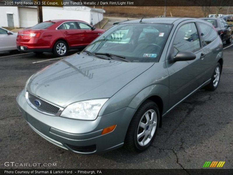 Front 3/4 View of 2005 Focus ZX3 SE Coupe