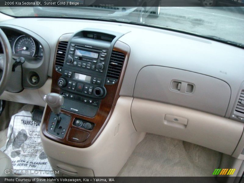 Sunset Gold / Beige 2006 Kia Sedona EX
