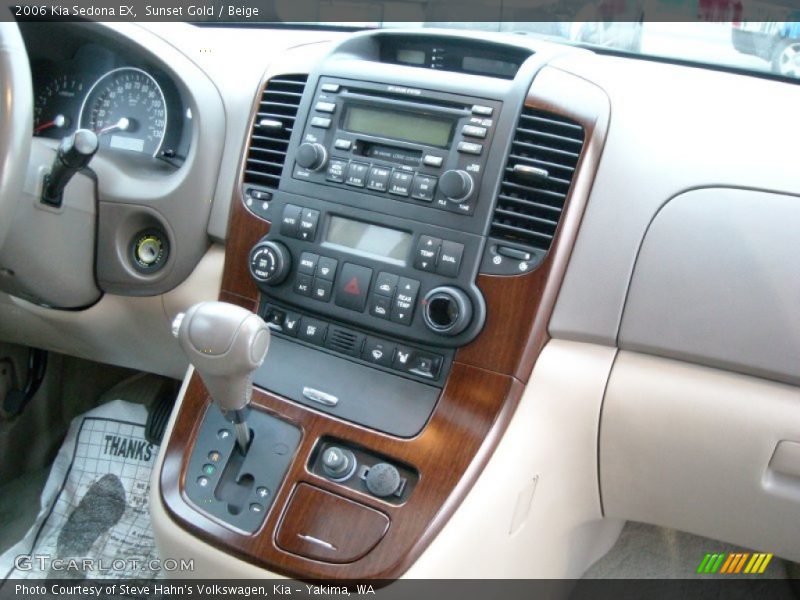 Sunset Gold / Beige 2006 Kia Sedona EX