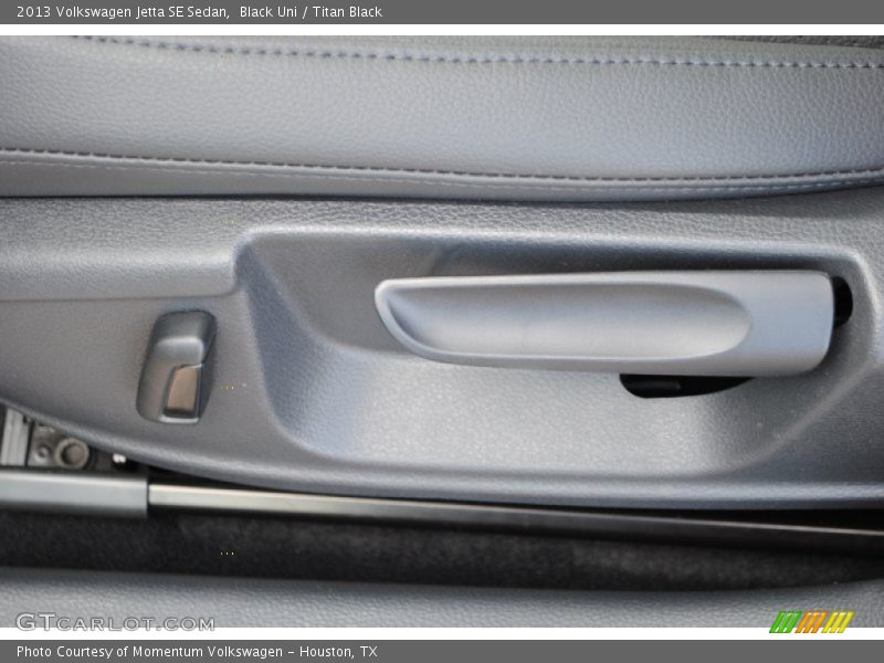 Black Uni / Titan Black 2013 Volkswagen Jetta SE Sedan