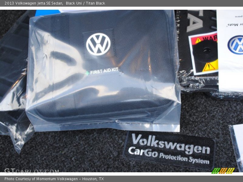 Black Uni / Titan Black 2013 Volkswagen Jetta SE Sedan