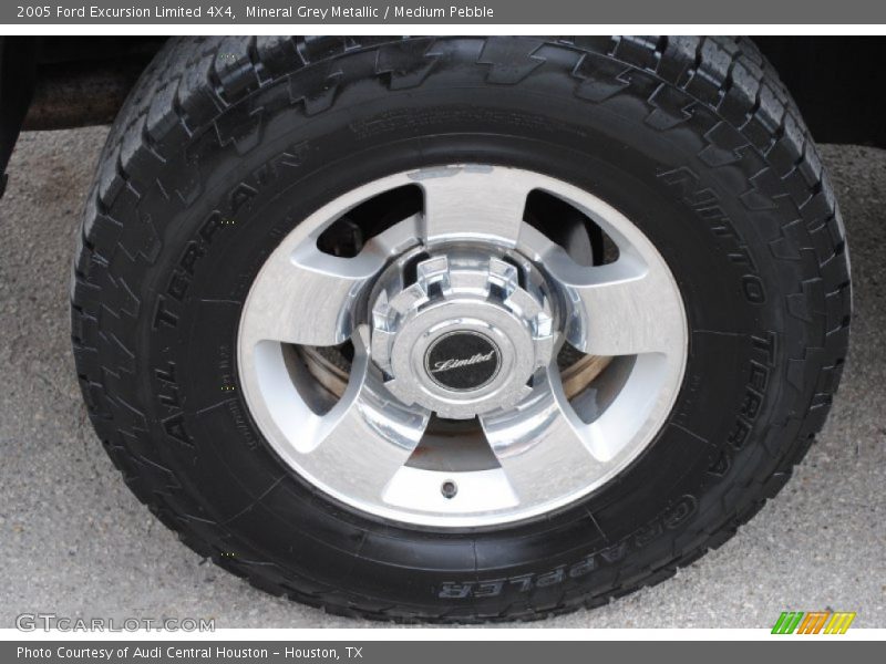  2005 Excursion Limited 4X4 Wheel