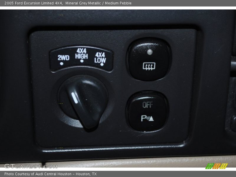 Controls of 2005 Excursion Limited 4X4