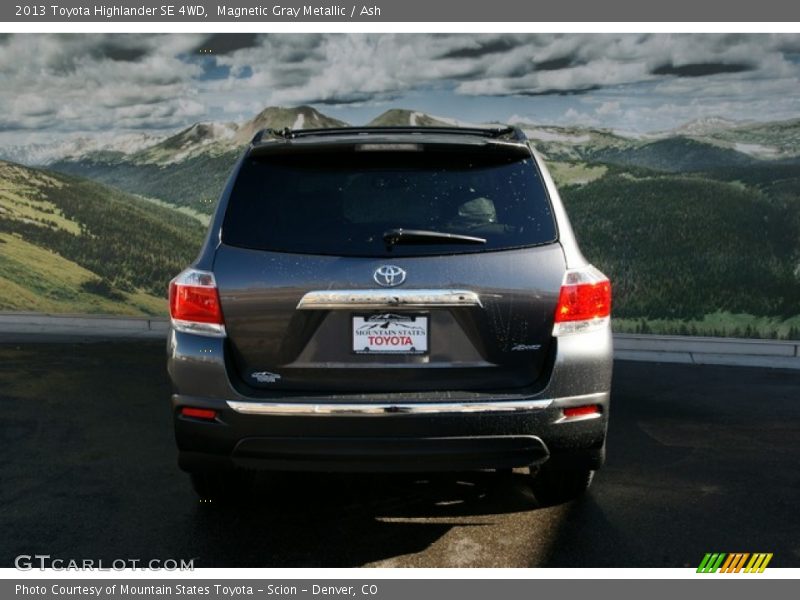 Magnetic Gray Metallic / Ash 2013 Toyota Highlander SE 4WD