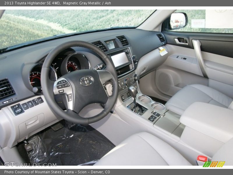 Magnetic Gray Metallic / Ash 2013 Toyota Highlander SE 4WD