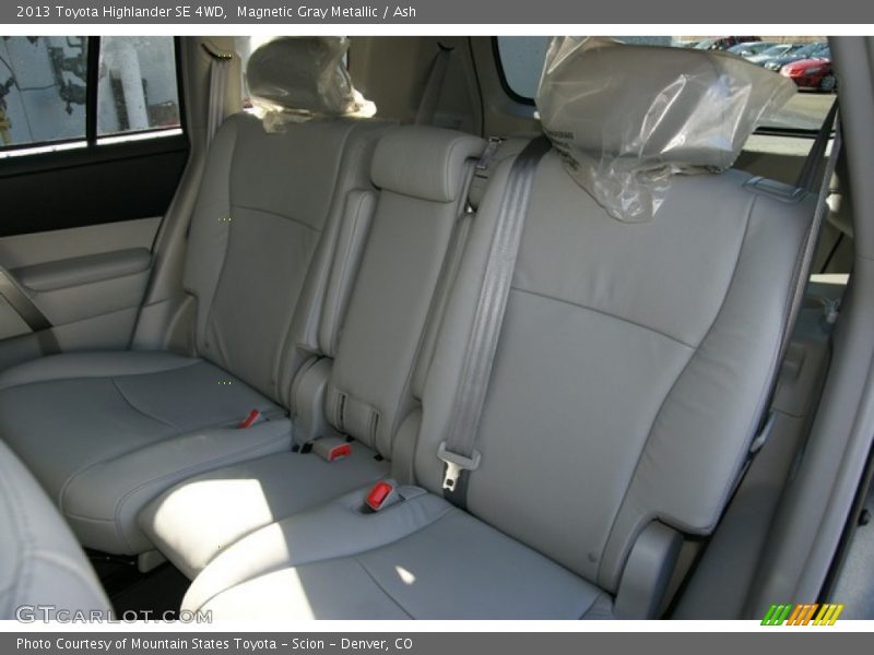 Magnetic Gray Metallic / Ash 2013 Toyota Highlander SE 4WD