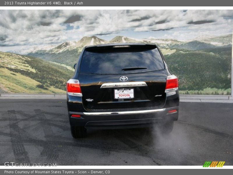Black / Ash 2013 Toyota Highlander V6 4WD