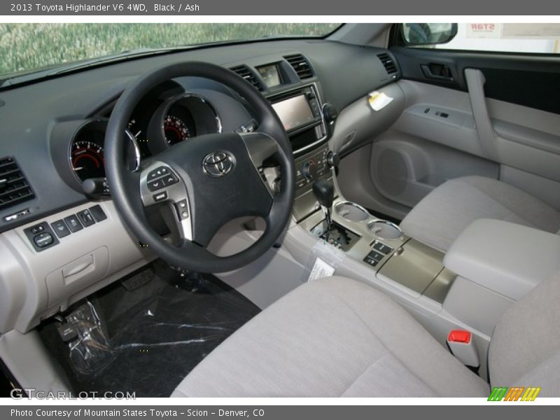 Black / Ash 2013 Toyota Highlander V6 4WD