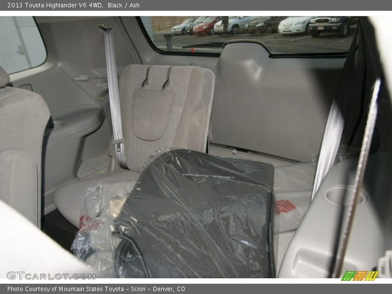 Black / Ash 2013 Toyota Highlander V6 4WD