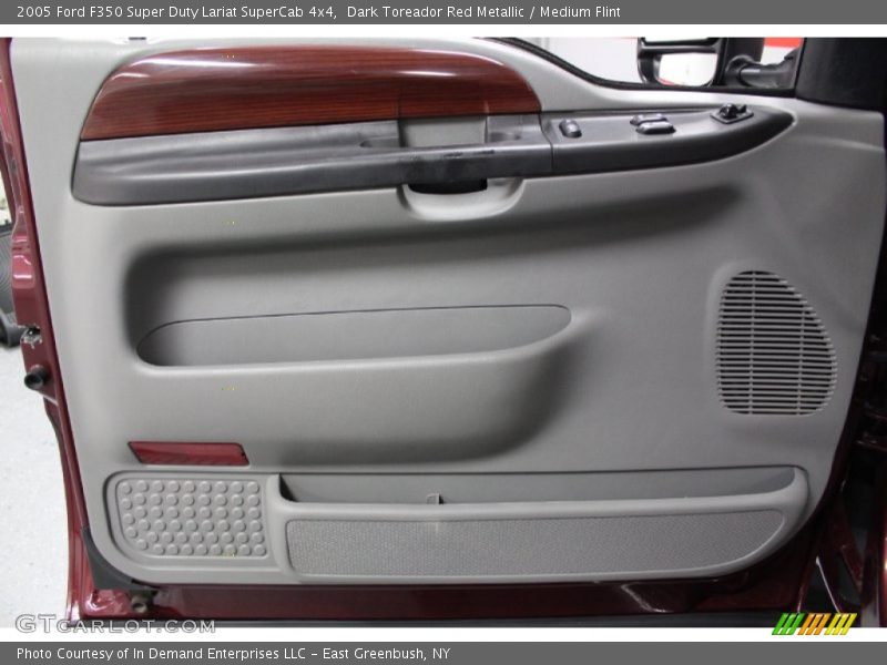 Door Panel of 2005 F350 Super Duty Lariat SuperCab 4x4