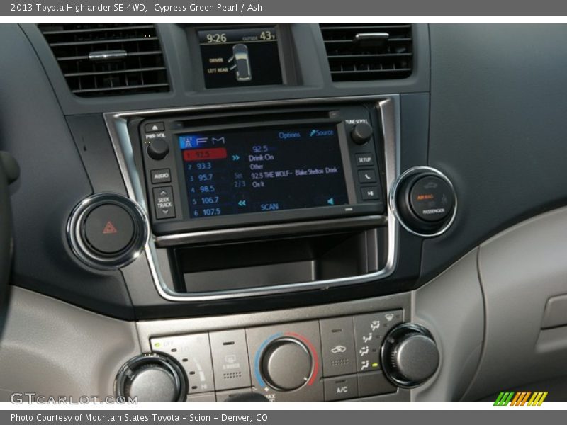 Cypress Green Pearl / Ash 2013 Toyota Highlander SE 4WD