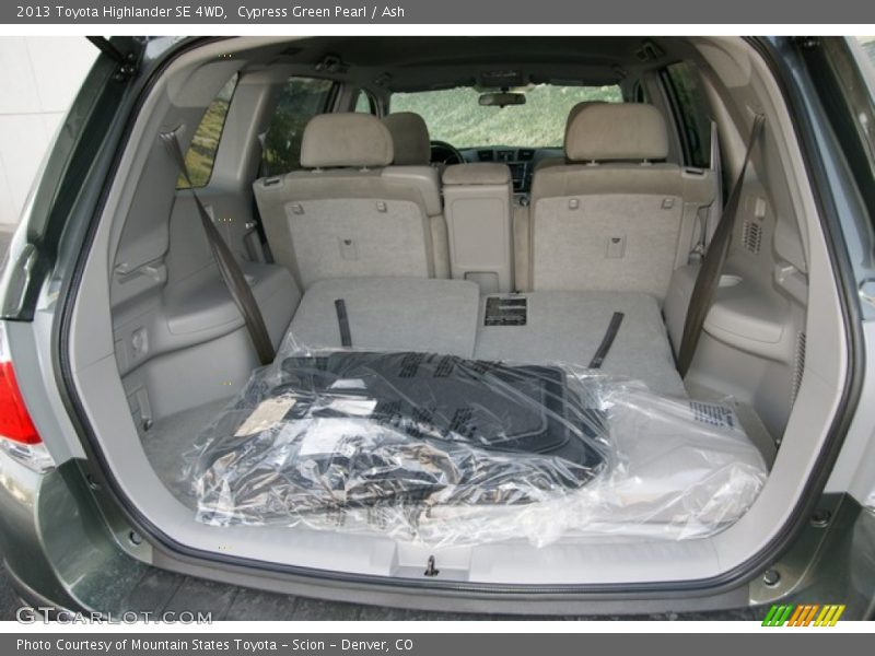 Cypress Green Pearl / Ash 2013 Toyota Highlander SE 4WD