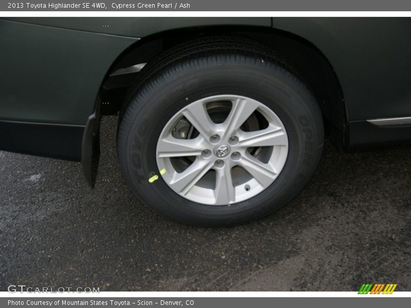 Cypress Green Pearl / Ash 2013 Toyota Highlander SE 4WD