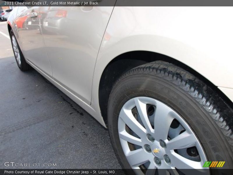 Gold Mist Metallic / Jet Black 2011 Chevrolet Cruze LT