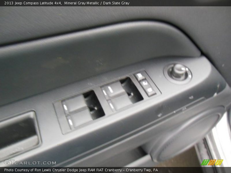 Mineral Gray Metallic / Dark Slate Gray 2013 Jeep Compass Latitude 4x4