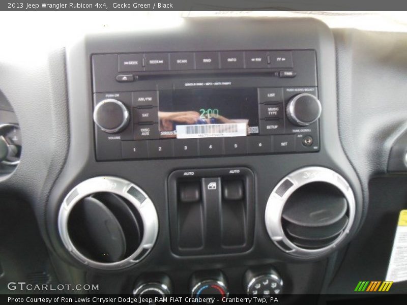 Gecko Green / Black 2013 Jeep Wrangler Rubicon 4x4
