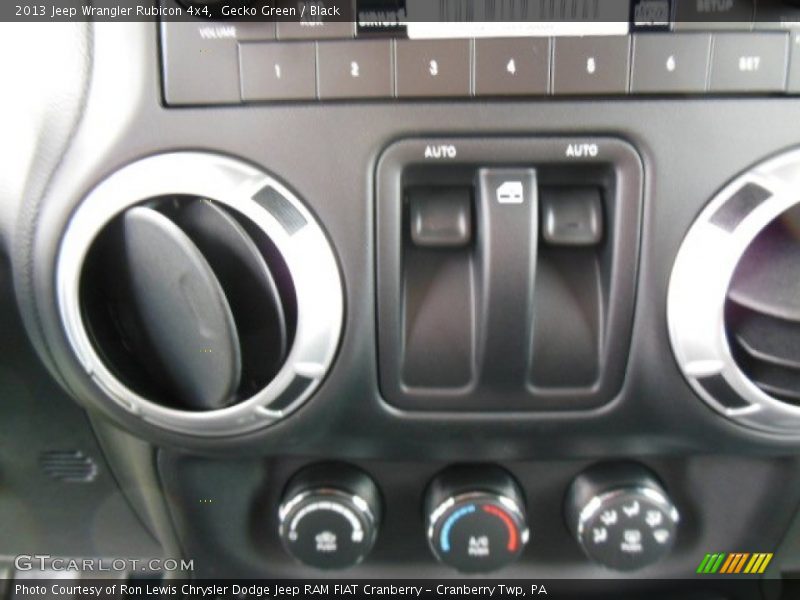 Gecko Green / Black 2013 Jeep Wrangler Rubicon 4x4