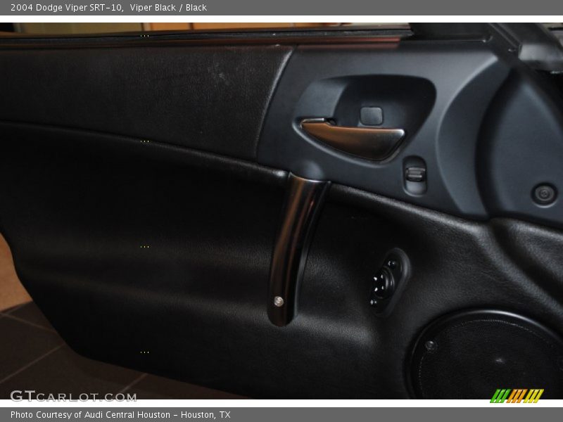 Viper Black / Black 2004 Dodge Viper SRT-10