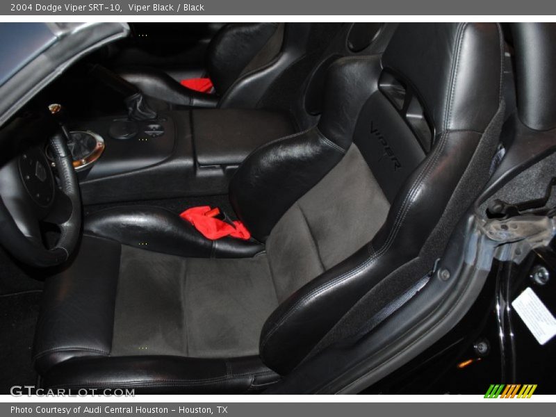 Front Seat of 2004 Viper SRT-10