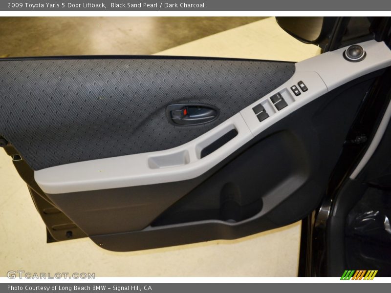 Black Sand Pearl / Dark Charcoal 2009 Toyota Yaris 5 Door Liftback