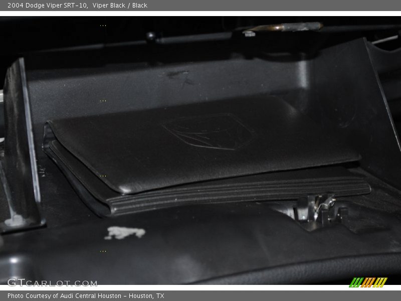 Viper Black / Black 2004 Dodge Viper SRT-10