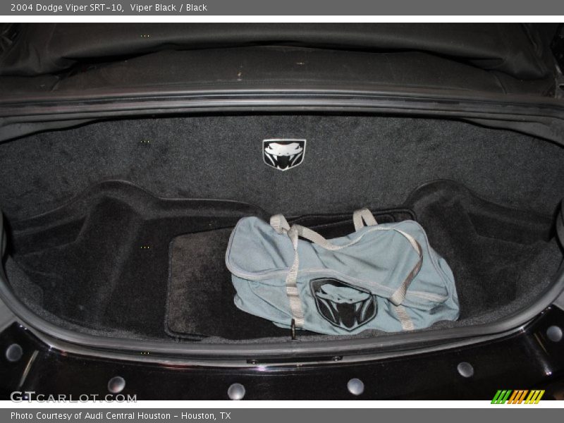  2004 Viper SRT-10 Trunk