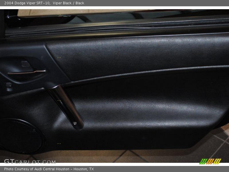 Viper Black / Black 2004 Dodge Viper SRT-10