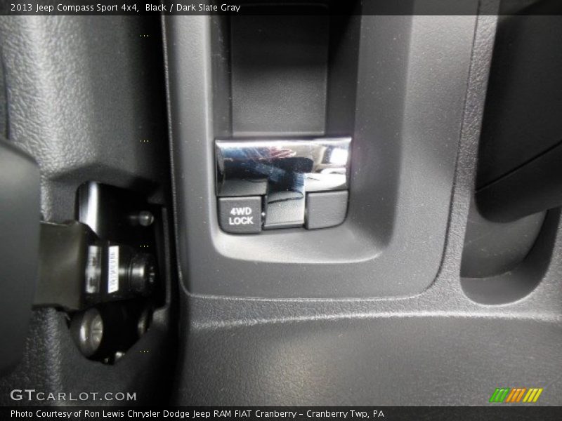 Black / Dark Slate Gray 2013 Jeep Compass Sport 4x4