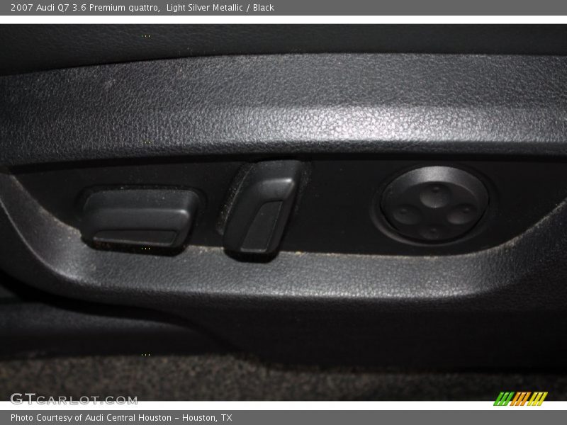 Light Silver Metallic / Black 2007 Audi Q7 3.6 Premium quattro