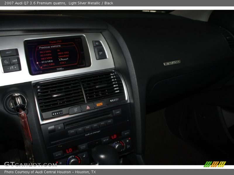 Light Silver Metallic / Black 2007 Audi Q7 3.6 Premium quattro