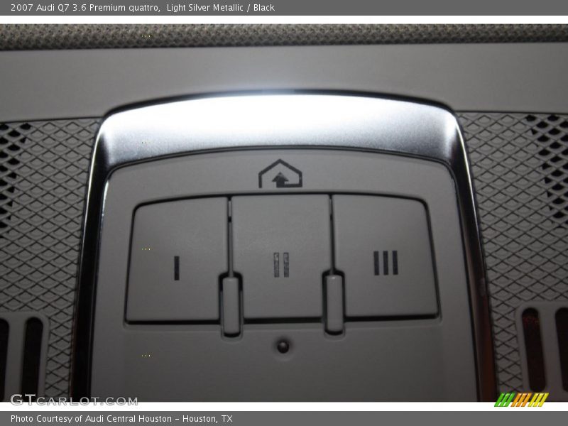 Light Silver Metallic / Black 2007 Audi Q7 3.6 Premium quattro