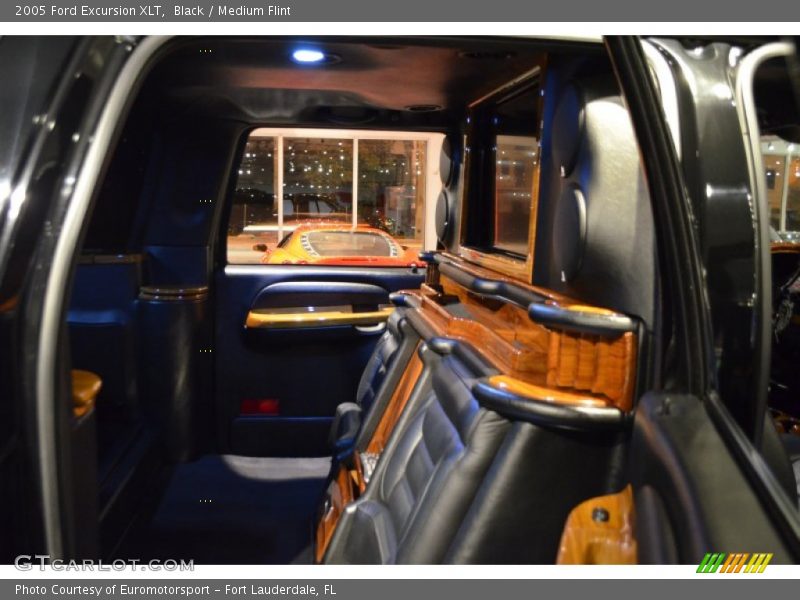 Black / Medium Flint 2005 Ford Excursion XLT