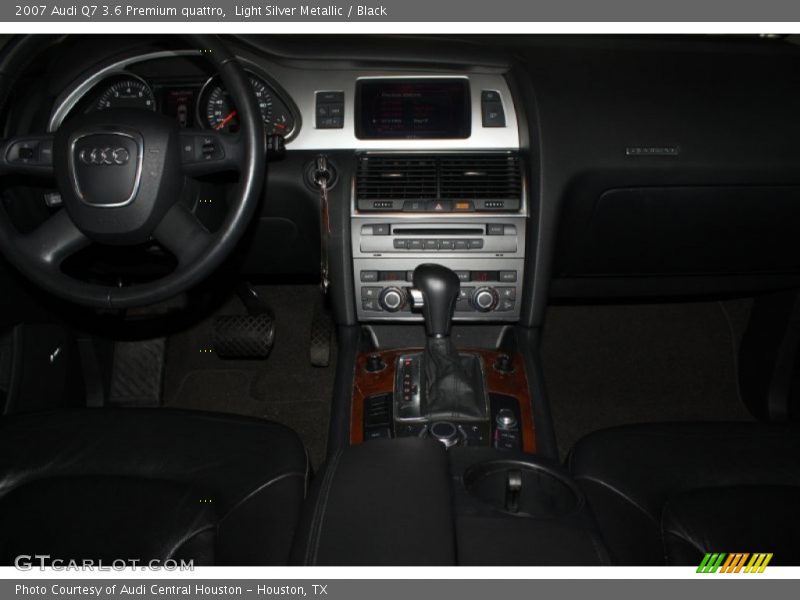 Light Silver Metallic / Black 2007 Audi Q7 3.6 Premium quattro
