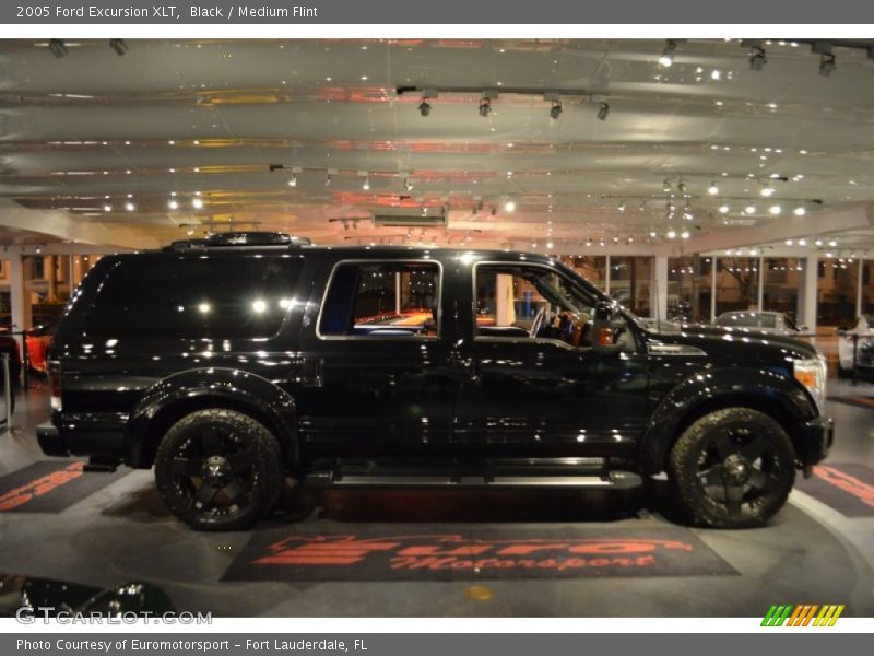 Black / Medium Flint 2005 Ford Excursion XLT