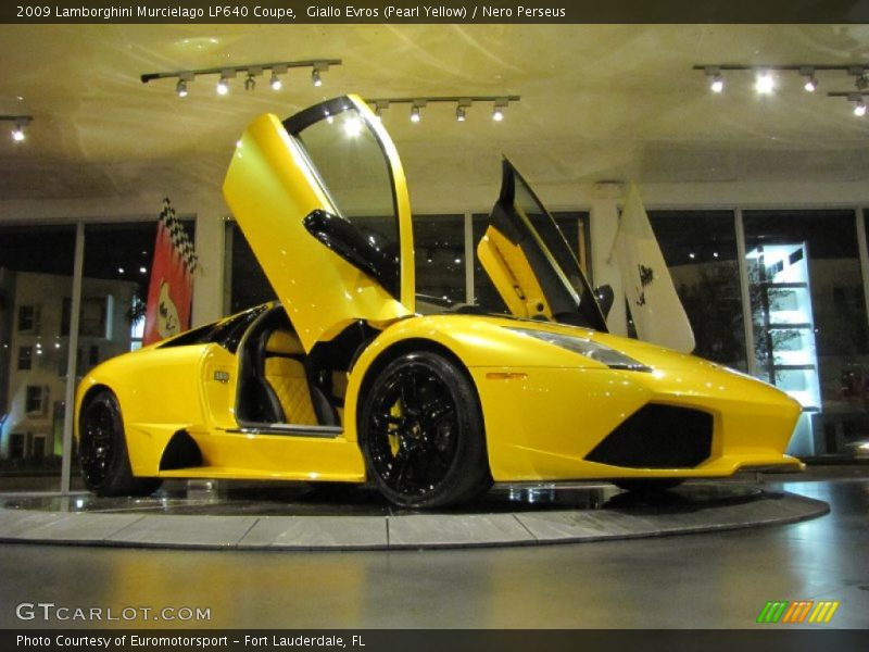 Giallo Evros (Pearl Yellow) / Nero Perseus 2009 Lamborghini Murcielago LP640 Coupe