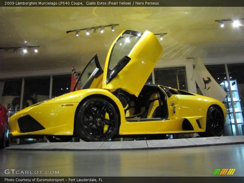 Giallo Evros (Pearl Yellow) / Nero Perseus 2009 Lamborghini Murcielago LP640 Coupe