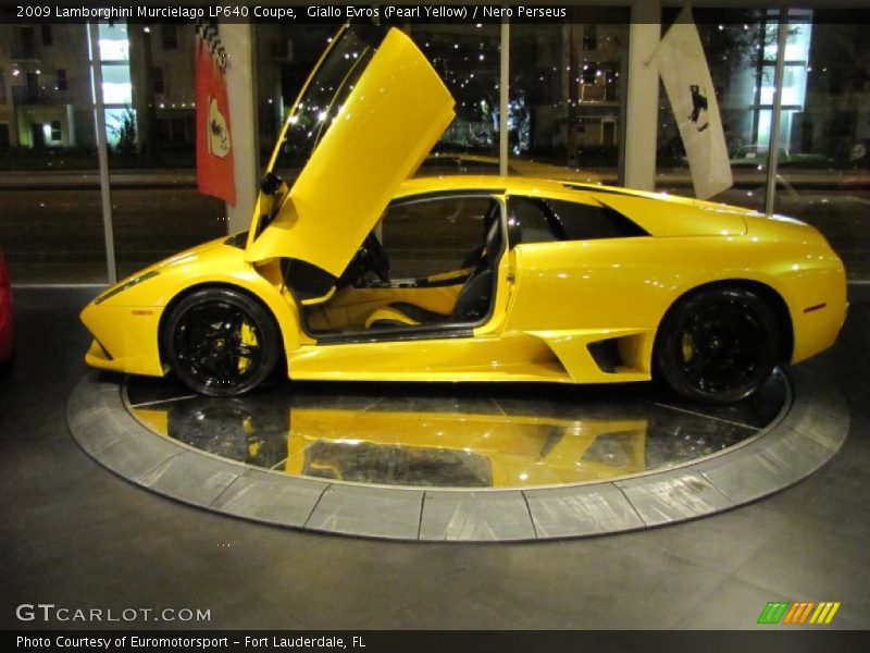 Giallo Evros (Pearl Yellow) / Nero Perseus 2009 Lamborghini Murcielago LP640 Coupe