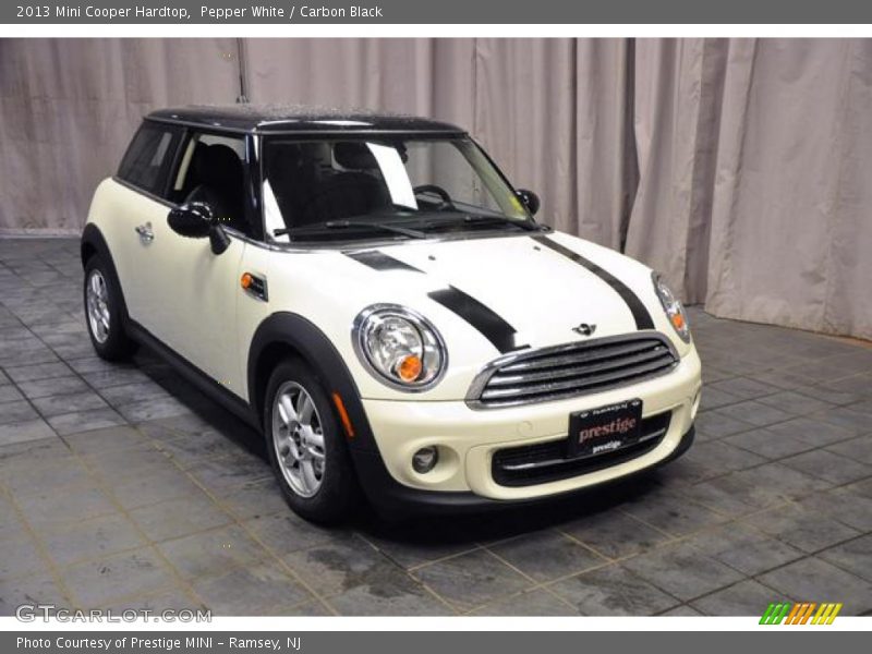 Pepper White / Carbon Black 2013 Mini Cooper Hardtop