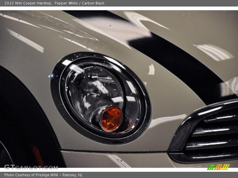 Pepper White / Carbon Black 2013 Mini Cooper Hardtop
