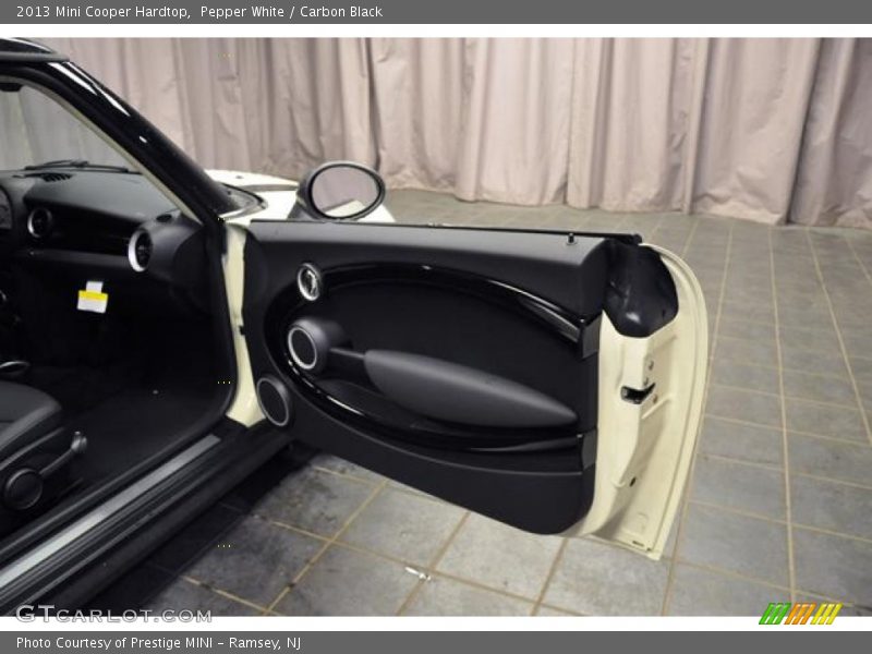 Pepper White / Carbon Black 2013 Mini Cooper Hardtop