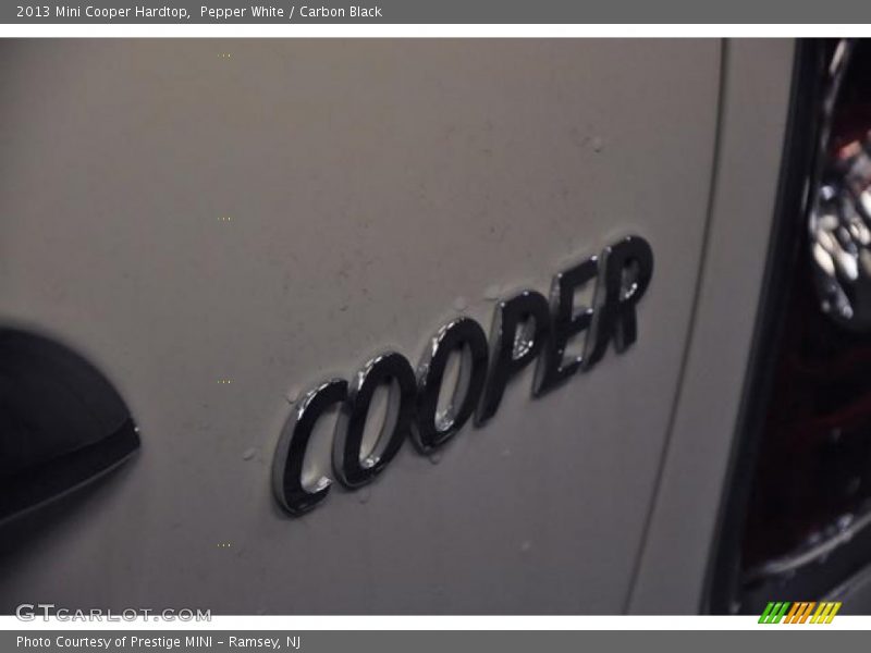 Pepper White / Carbon Black 2013 Mini Cooper Hardtop