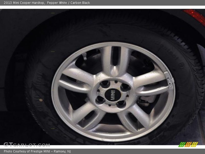 Pepper White / Carbon Black 2013 Mini Cooper Hardtop