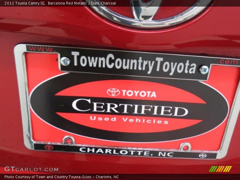 Barcelona Red Metallic / Dark Charcoal 2011 Toyota Camry SE