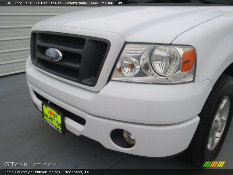 Oxford White / Medium/Dark Flint 2006 Ford F150 XLT Regular Cab