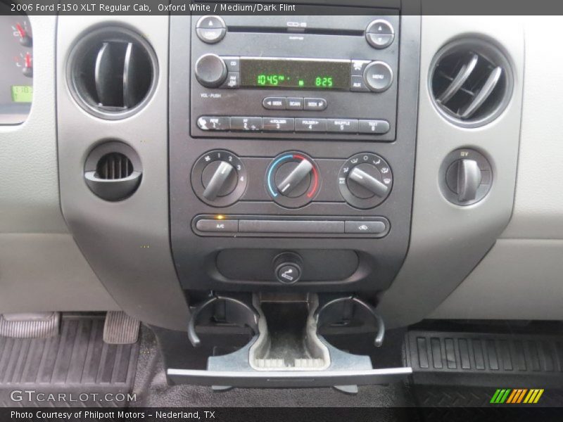 Oxford White / Medium/Dark Flint 2006 Ford F150 XLT Regular Cab