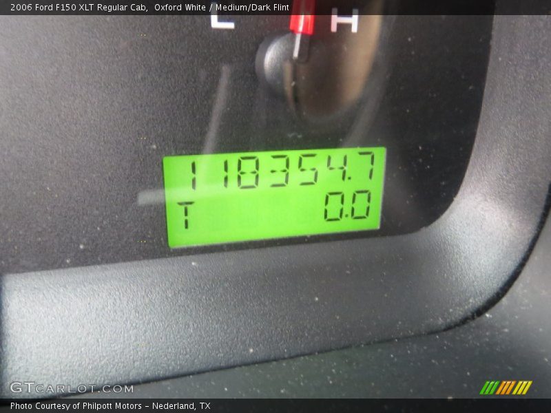 Oxford White / Medium/Dark Flint 2006 Ford F150 XLT Regular Cab